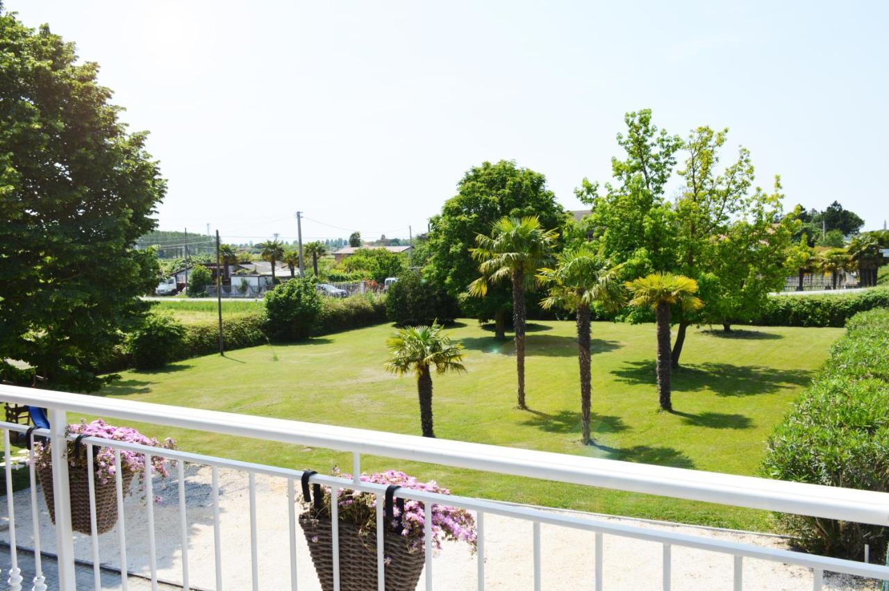 Villa Roma Holidays Jesolo Exteriör bild